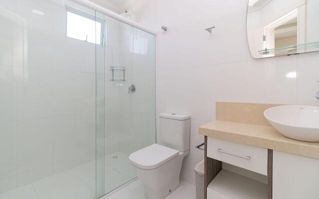 Aluguel Cobertura 4 suítes Vista Mar Jacuzzi Bombas SC