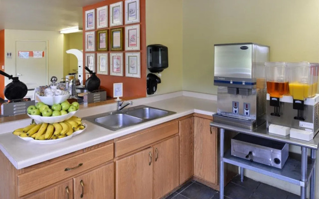 Americas Best Value Inn - Madison