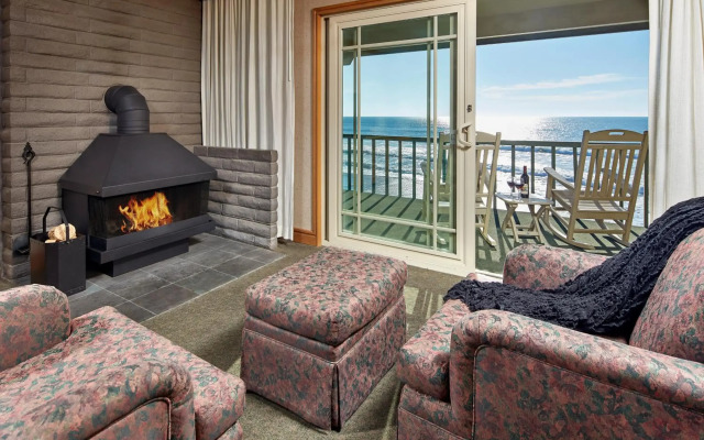 Cavalier Oceanfront Resort