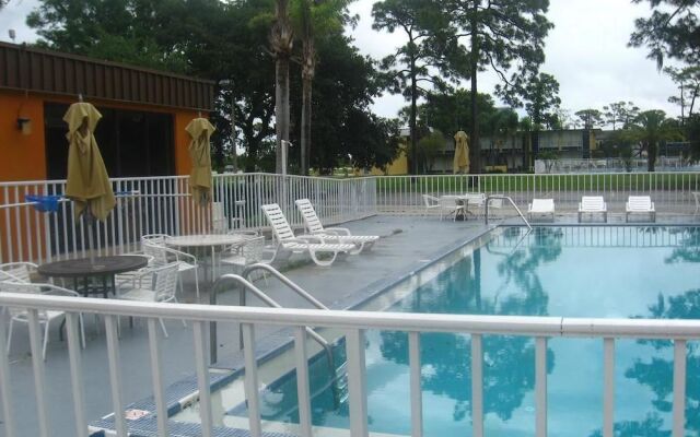 Lake Cecile Inn & Suites