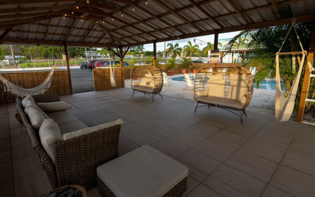 El Flamingo Beach Club