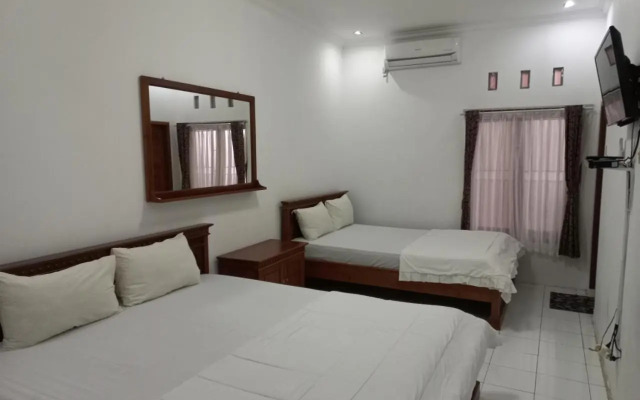 Nusawiru Guest House