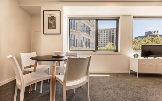 Lovely Apartment Near Myers Park in CBD