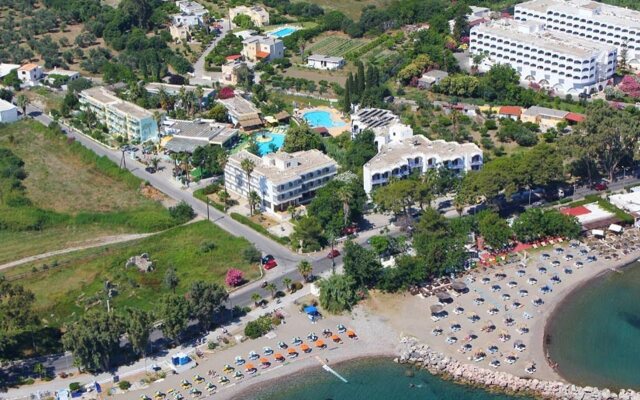 Theodorou Beach Hotel Apartments