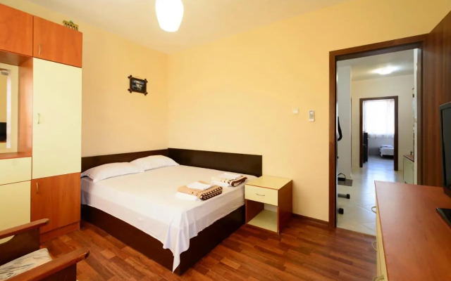 Apartment Yanevi