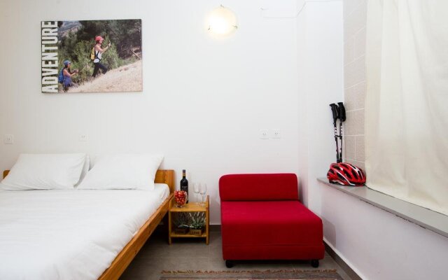 Manara Lodge