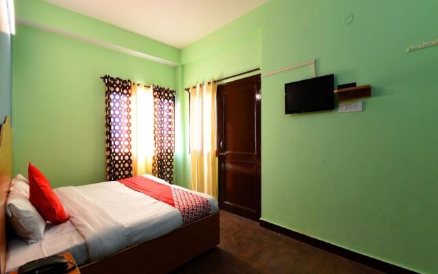 OYO 13472 Himalayan Valley