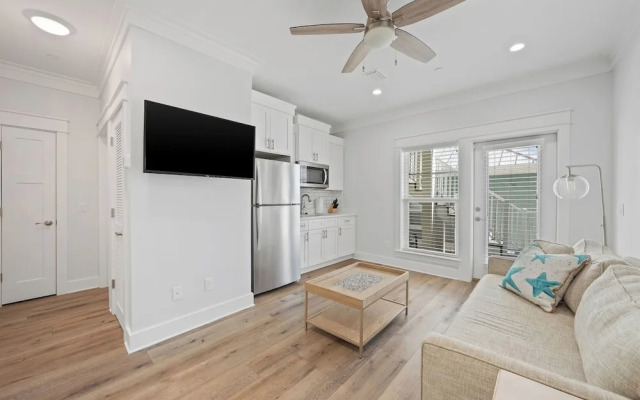 Modern One Bedroom Lockout