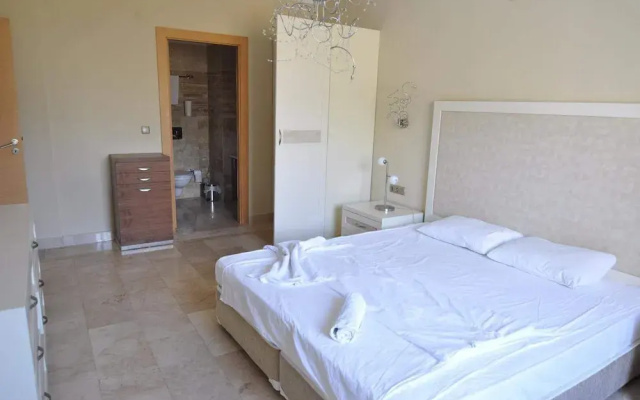 Gold City Apartment