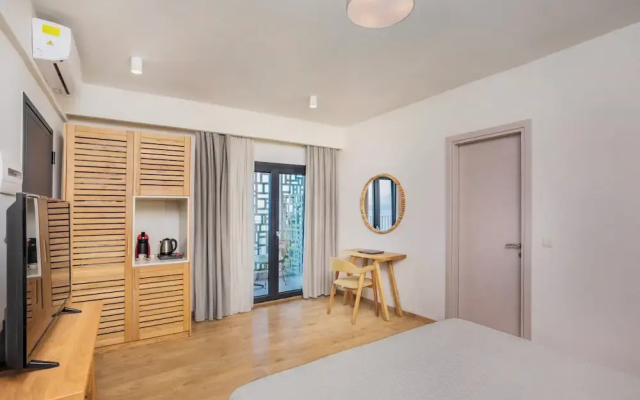 Elies 33 Bio Retreat