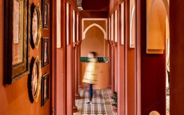 La Ray Weiman Shisan Hotel