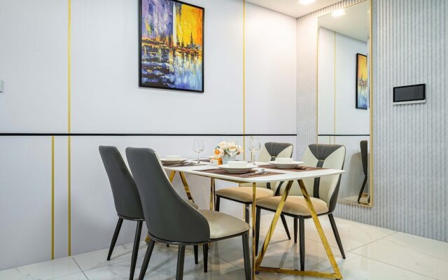 LANDMARK 81 Luxury Riverside Retreat