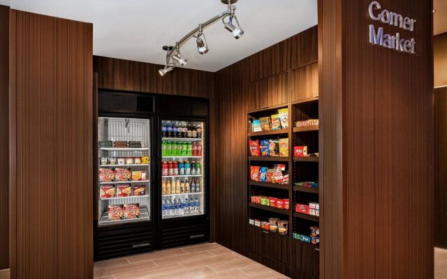 Fairfield Inn & Suites by Marriott Van Canton Area