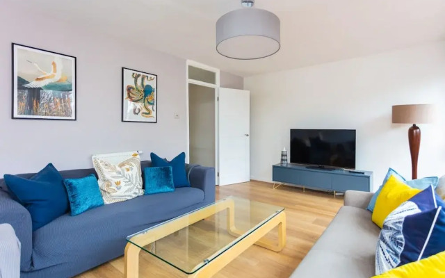 Spacious Central 3 Bedroom Apartment in Old Street