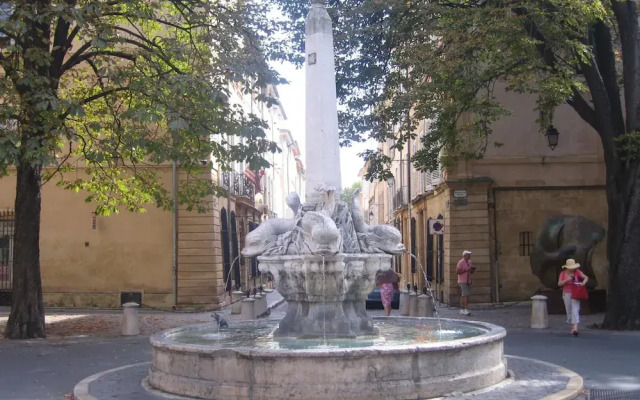 Cozy Vacation House With Pool, Vernegues