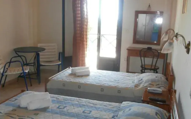 Glafki Rooms Syros