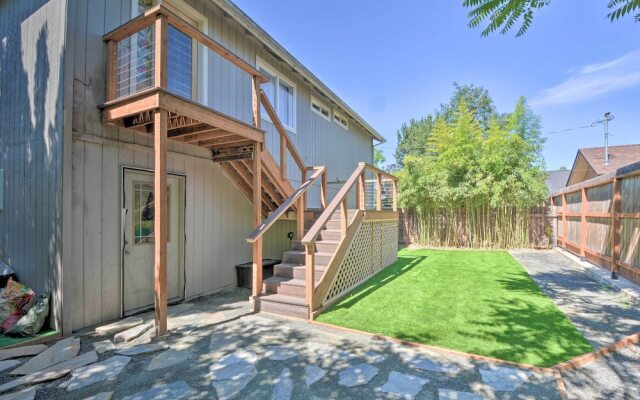 Close to Parks & Brews: Sunny Grants Pass Apt!