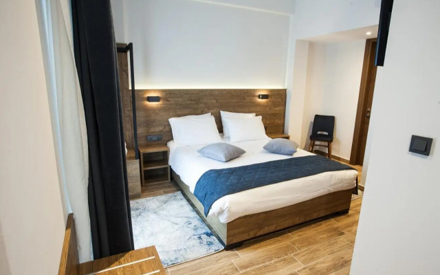 Trikala River House