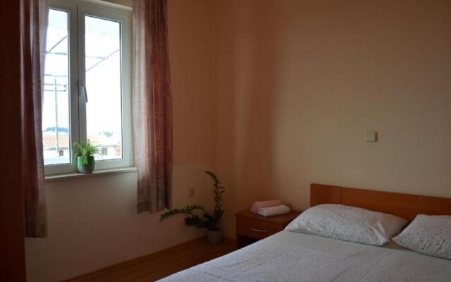 Rasin Apartments