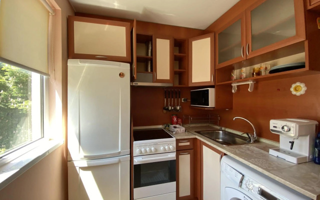 Sunny Central Apartment with TV & Wi-Fi