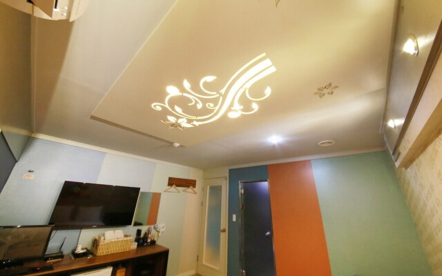 Starry Night Hotel