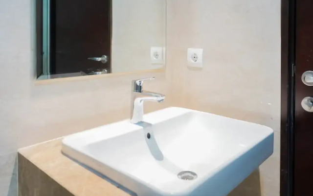 Minimalist and Homey Studio Menteng Park Apartment