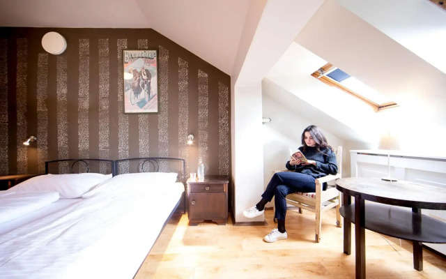 Sir Toby's Hostel