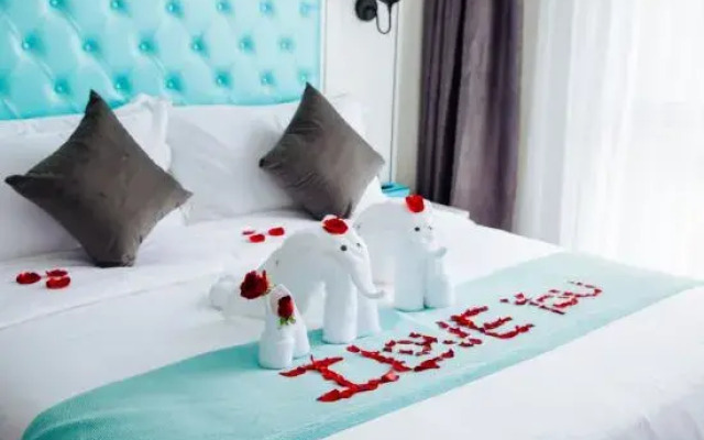 Mouvey·M Hotel (Shanghai Hongqiao International Airport Hangzhong Road Subway Station Branch)