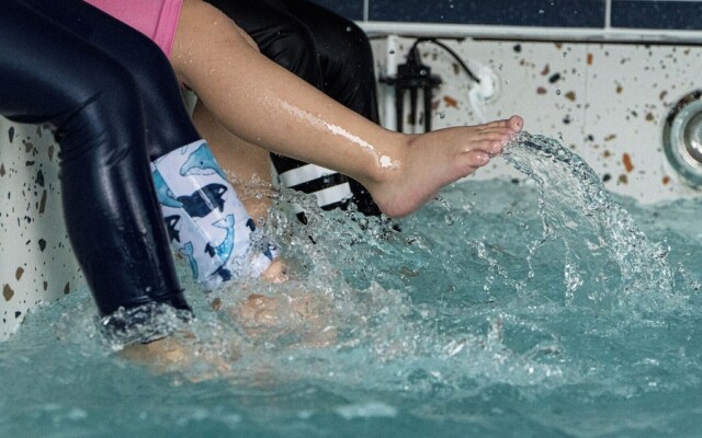 Doan Kids Pool Villa Hotel