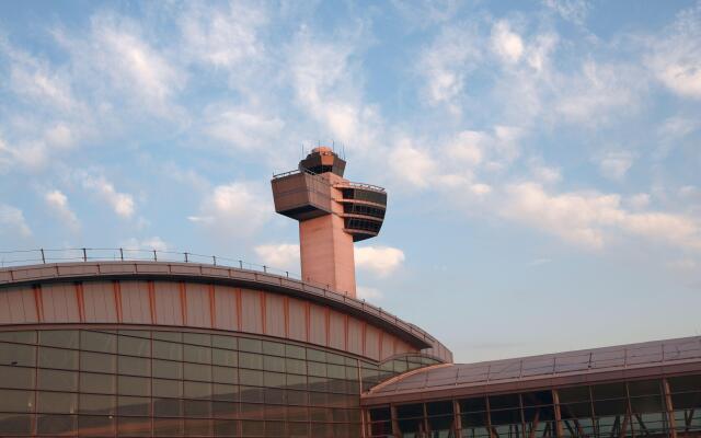 Holiday Inn New York-JFK Airport Area