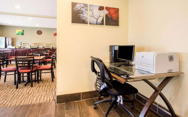 Quality Inn & Suites Wisconsin Dells Downtown - Waterparks Area