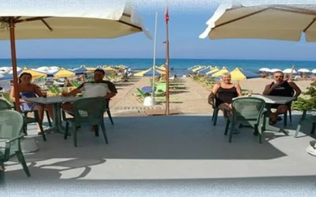 Vlachakis Beach Hotel
