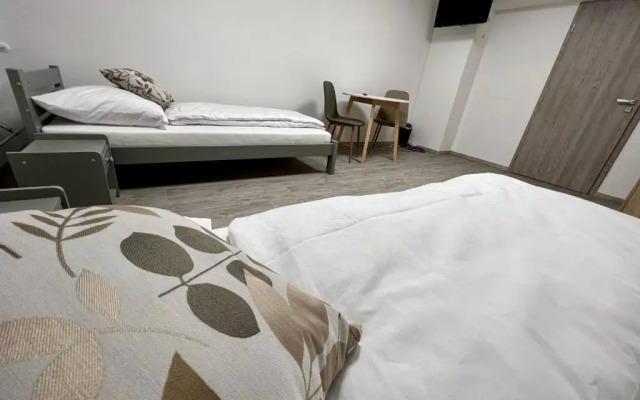 Hostel H18