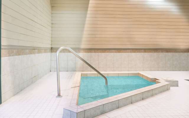 Ramada by Wyndham Quesnel