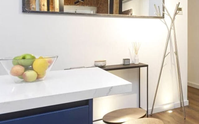 Espectacular Piso de Diseño Junto al Palacio Real