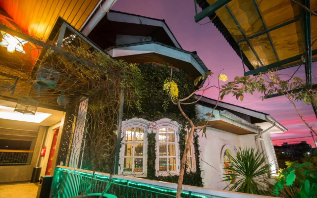 Ox Ville Hotel