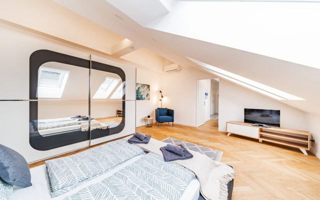 Terrace Apartment near Danube