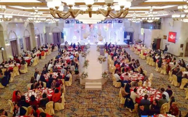 Longfeng Sports Theme Hotel