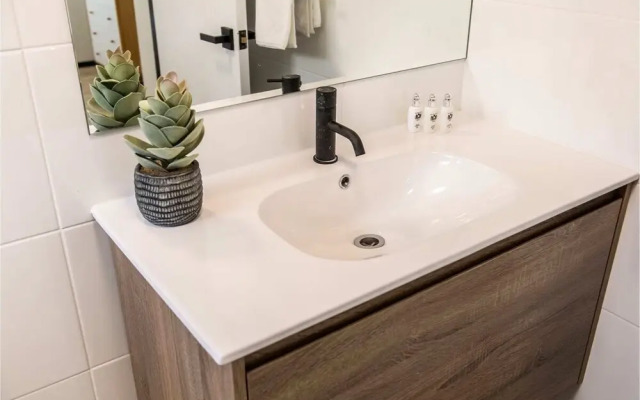 Contemporary 1BR Apartment - Near the City