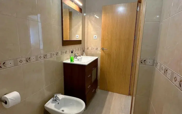 2 Bed House - Sleeps 4 - Pool - Terrace - Parking