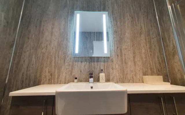 Stunning 1-bed Apartment in Peaceful Location!