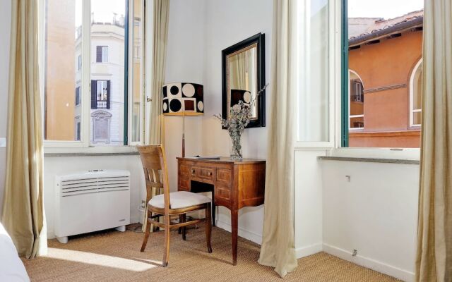 Trevi Charming Apartment