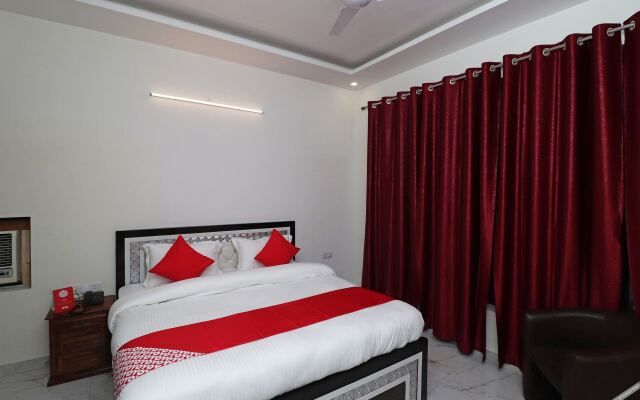 OYO 28576 Laxmi Residency