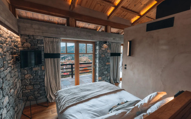 Azanias Chalet