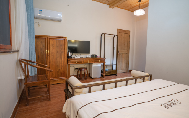 Floral Hotel·Huiyuan Residential Accommodation (Tianzhu Mountain Scenic Area Store)