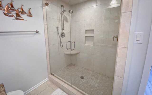 Aqua Vista by Sea Scape Properties