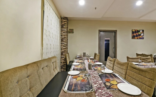 Apple Hotel By OYO Rooms
