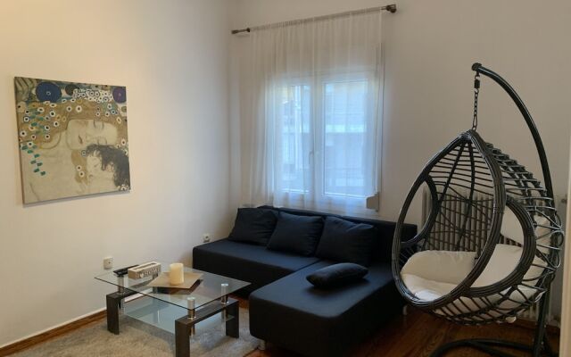 Acropolis detached house