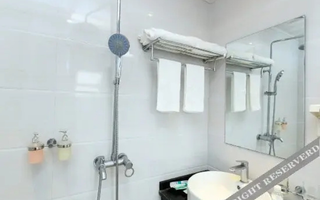 Junyi Hotel (Weizhou Island)