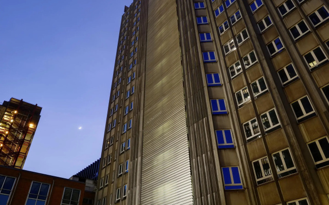 Unas Century Milano